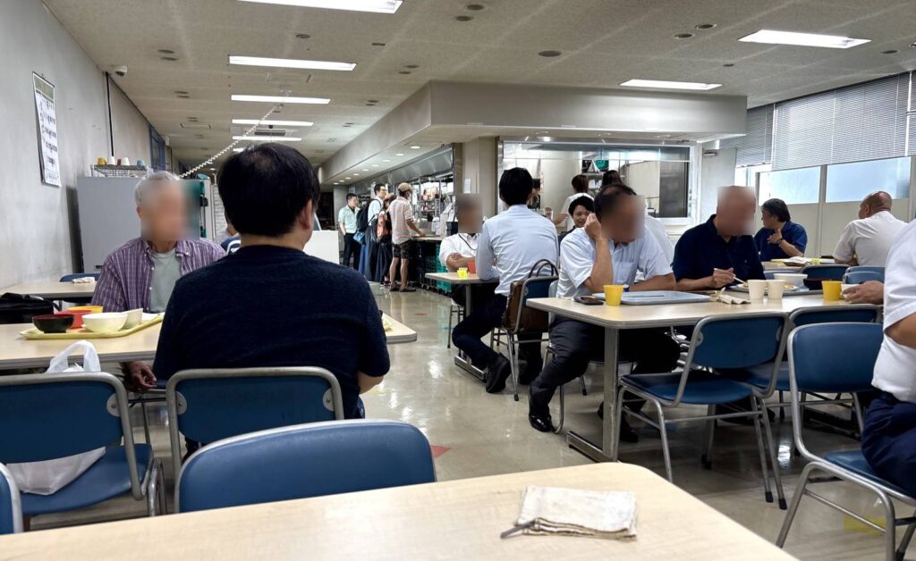 神戸市中央卸売市場・東部市場内にある「市場食堂」