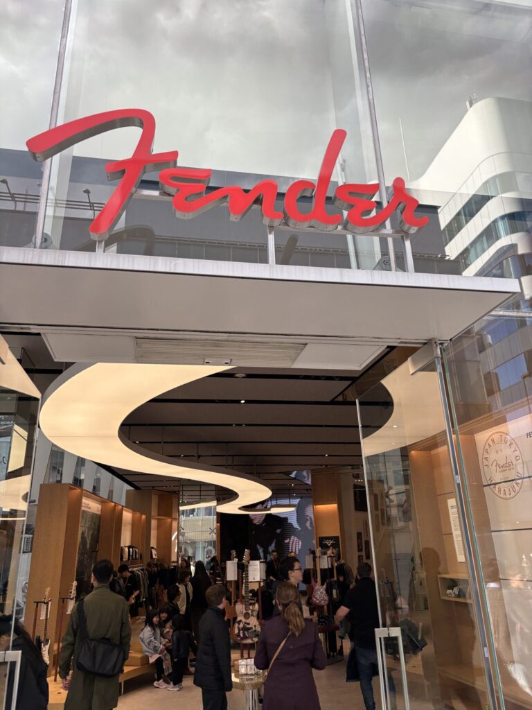 FENDER FLAGSHIP TOKYOが描く音楽の未来｜ギター、カフェ、アパレルまで徹底解説
