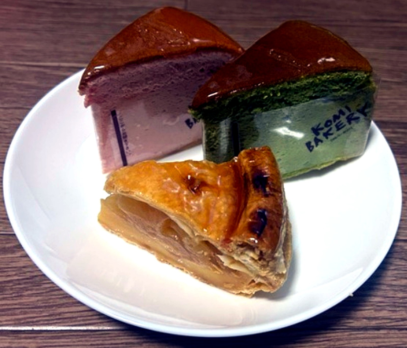 いちご、抹茶、りんごパイなどコミベーカリーの人気ケーキ3種